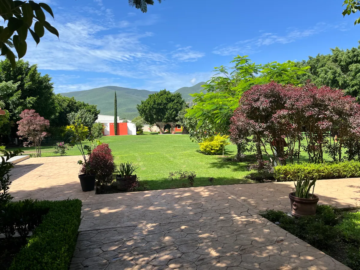 Jardines y espacios abiertos de El Rancho RV Park